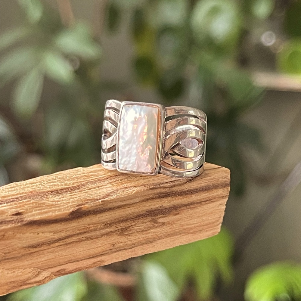 Mother of Pearl Sterling silver Ring  size 7